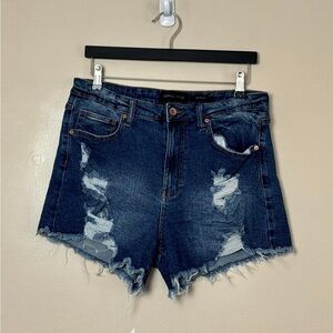 Kendall + Kylie - THE ICON SHORT. HIGH RISE 
Size: 13